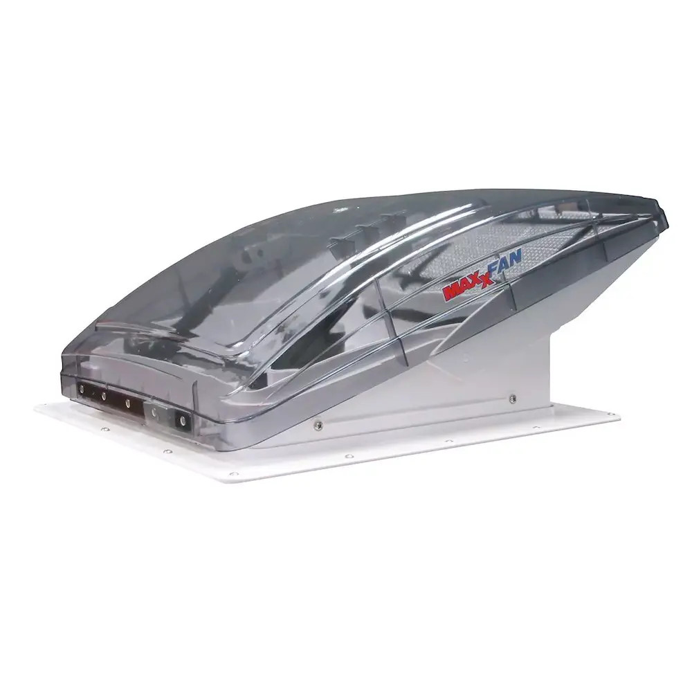 Airxcel Maxxfan Deluxe -kattoluukku, kirkas 12V