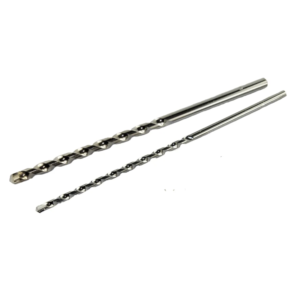 Peggy Peg PreDrill -esiporanteräsarja, kaksi erikokoista metallista poranterää ruuvikiiloille