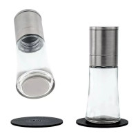 Kaksi Silwy magneettista maustemyllyä ja metalliset nanogeelityynyt kiinnitykseen