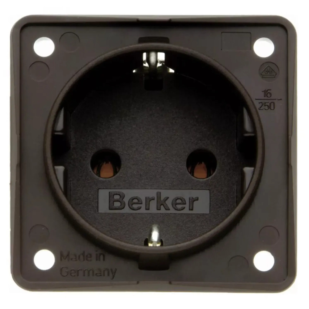 Berker Schuko -pistorasia, 230 V, 16 A Berker Schuko -pistorasia, 230 V, 16 A
