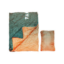 Tambu Kambala -retkeilyhuopa tavarapussilla