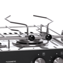 Dometic StarLight -kaasuliesi grillillä ja uunilla